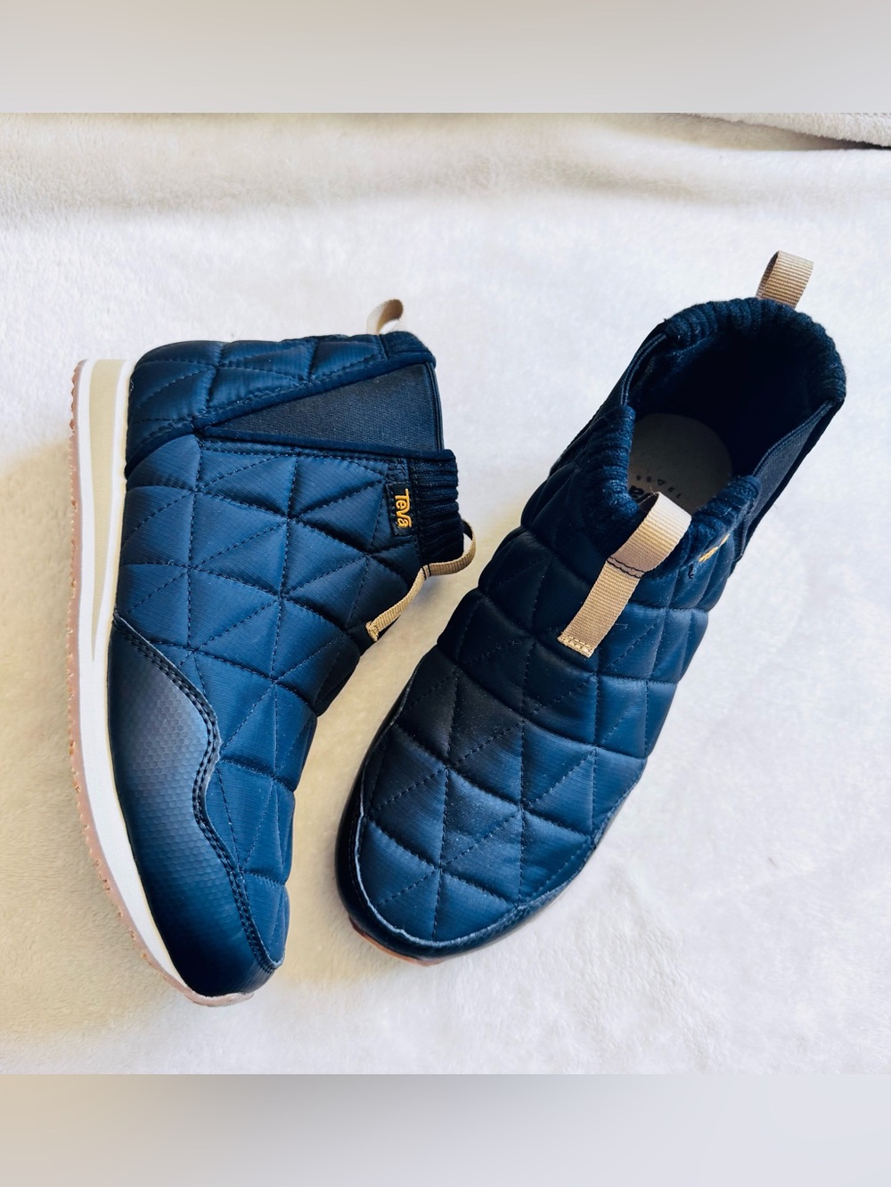 Teva Women’s Ember Moc Mid Black Size 7 - Tried On